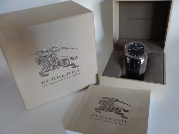 SUPERBE BURBERRY SPORT CHIC "THE BRITAIN" AUTOMATIC SWISS FULL SET PARFAIT ÉTAT – Image 3