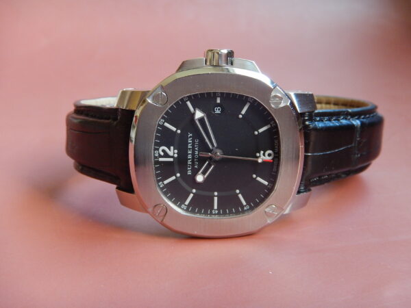 SUPERBE BURBERRY SPORT CHIC "THE BRITAIN" AUTOMATIC SWISS FULL SET PARFAIT ÉTAT – Image 9