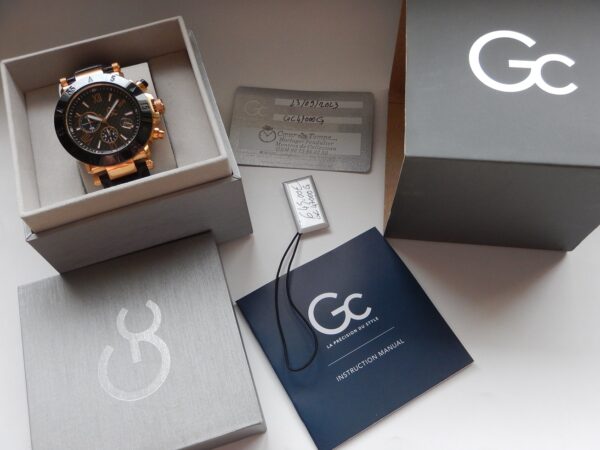 CHRONO GUESS COLLECTION DORÉE ROSE PVD NOIR BOITE PAPIERS GARANTIE 2ANS TOP ÉTAT – Image 2