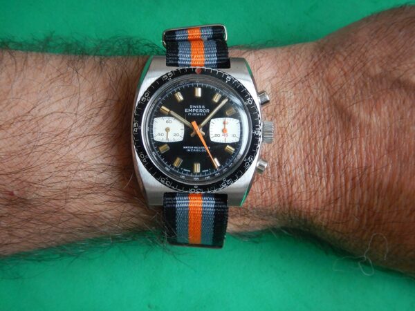 1964 MASSIF CHRONO PANDA SKIN DIVER PLONGÉE 20 ATM SWISS EMPEROR VALJOUX 7733 – Image 2