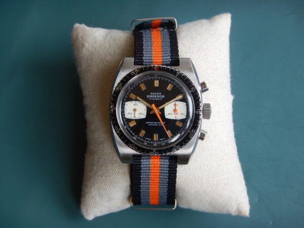 1964 MASSIF CHRONO PANDA SKIN DIVER PLONGÉE 20 ATM SWISS EMPEROR VALJOUX 7733 – Image 4