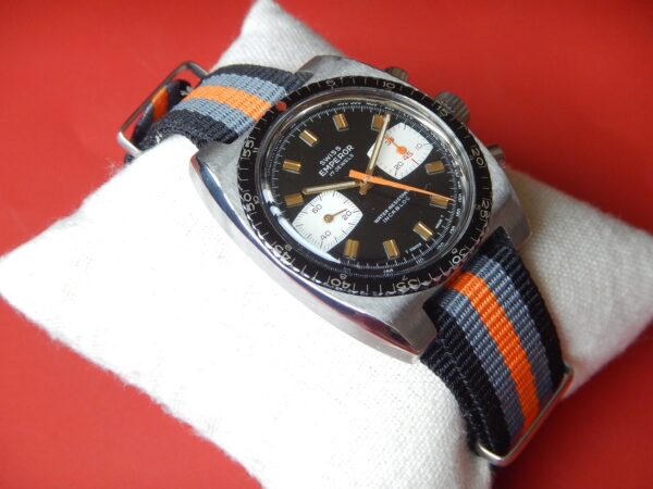 1964 MASSIF CHRONO PANDA SKIN DIVER PLONGÉE 20 ATM SWISS EMPEROR VALJOUX 7733 – Image 5