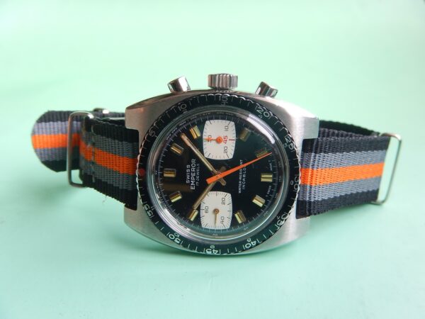 1964 MASSIF CHRONO PANDA SKIN DIVER PLONGÉE 20 ATM SWISS EMPEROR VALJOUX 7733 – Image 6