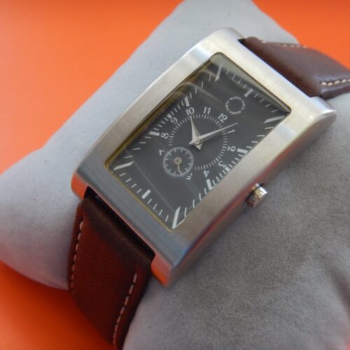 ÉLÉGANTE MAGNA CARTA TANK NEUVE CADRAN GRIS ANTHRACITE ACIER BOÎTIER BROSSÉ