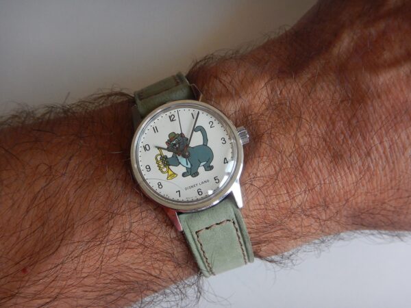 TRÈS RARE MONTRE DISNEY SCAT CAT ARISTOCHATS DÉBUT 70 REMONTAGE MANUEL TOP ÉTAT – Image 3