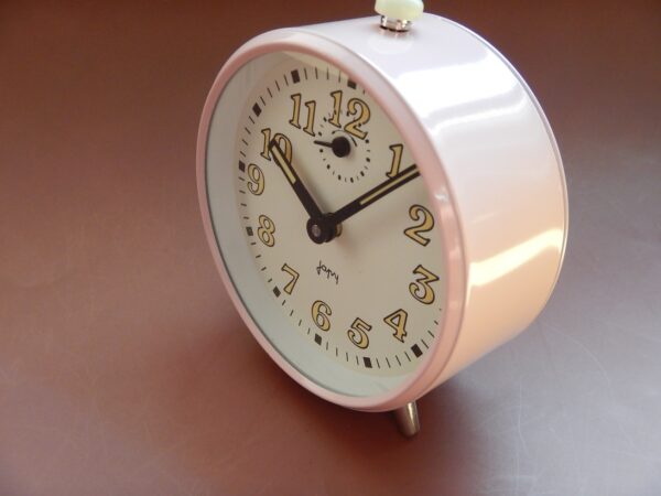 PENDULETTE REVEIL JAPY STOCK NEUF ANNÉES 70 DANS SA BOITE D'ORIGINE JAMAIS VENDU – Image 4