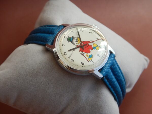 RARE MONTRE DISNEY PICSOU UNCLE SCROOGE ANNÉES 70 REMONTAGE MANUEL SUPER ÉTAT – Image 4