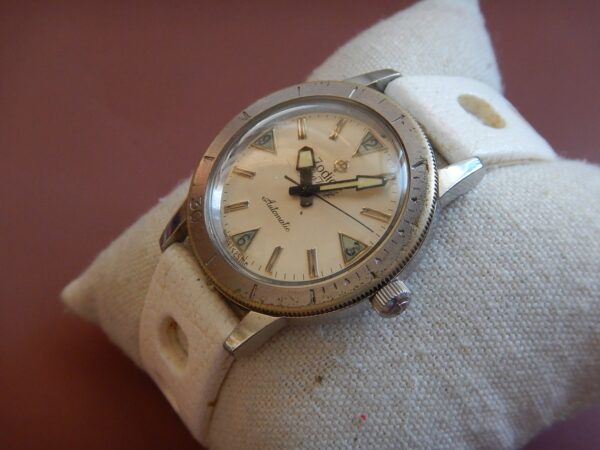 RARE PREMIÈRE ZODIAC SEA WOLF SKIN DIVER PLONGEE 200 M ACIER AUTOMATIC FIN 50'
