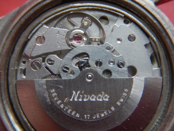 NIVADA SKIN DIVER PLONGÉE SUPERBE ÉTAT LUNETTE ACIER AUTO DAY/DATE CAL. AS 2066 – Image 11