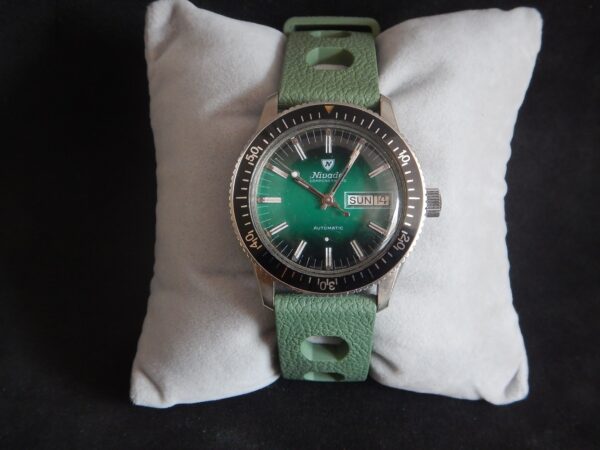 NIVADA SKIN DIVER PLONGÉE SUPERBE ÉTAT LUNETTE ACIER AUTO DAY/DATE CAL. AS 2066 – Image 3
