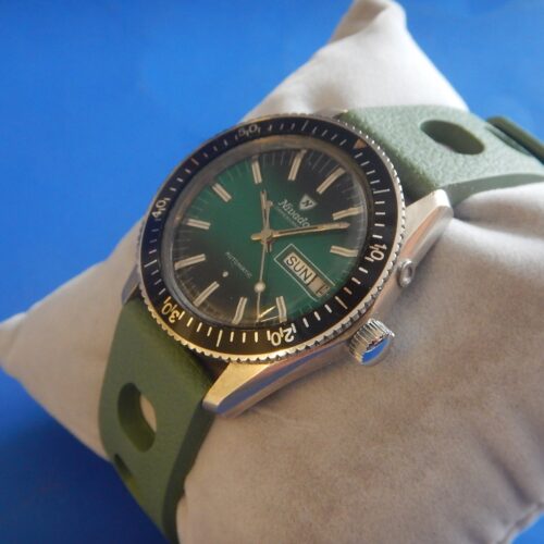 NIVADA SKIN DIVER PLONGÉE SUPERBE ÉTAT LUNETTE ACIER AUTO DAY/DATE CAL. AS 2066