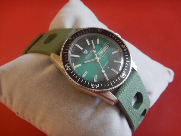 NIVADA SKIN DIVER PLONGÉE SUPERBE ÉTAT LUNETTE ACIER AUTO DAY/DATE CAL. AS 2066 – Image 5