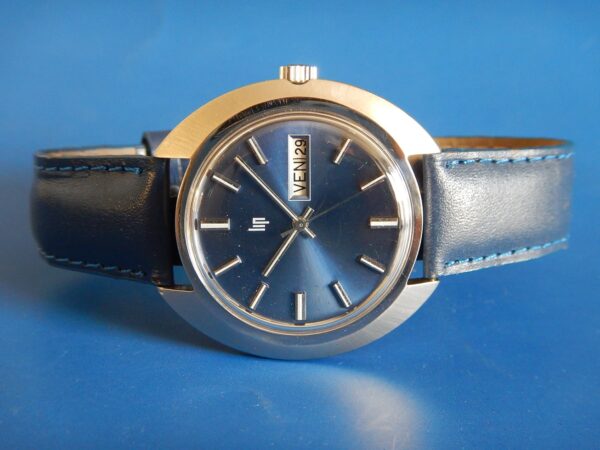 1975 LIP TONNEAU ACIER DAY DATE QUICK SET REMONTAGE MANUEL R572 GARANTIE 2 ans – Image 11