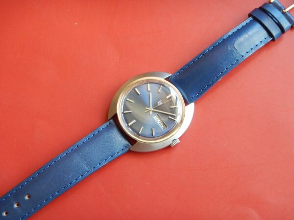 1975 LIP TONNEAU ACIER DAY DATE QUICK SET REMONTAGE MANUEL R572 GARANTIE 2 ans – Image 12