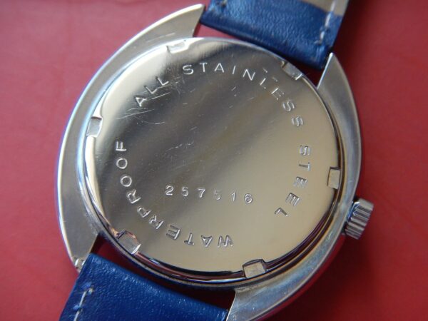 1975 LIP TONNEAU ACIER DAY DATE QUICK SET REMONTAGE MANUEL R572 GARANTIE 2 ans – Image 5