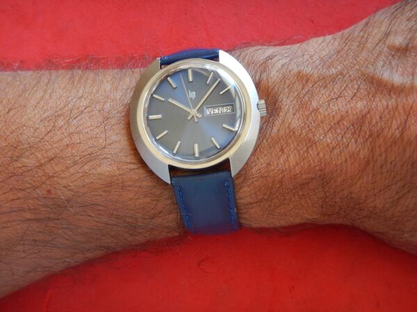 1975 LIP TONNEAU ACIER DAY DATE QUICK SET REMONTAGE MANUEL R572 GARANTIE 2 ans – Image 6