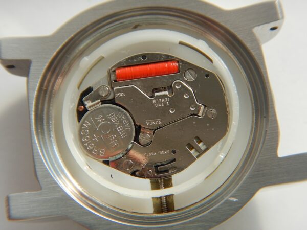 SOBRE MONTRE NEUVE MAGNA CARTA INCURVÉE SUPER QUALITE ACIER STOCK NEUF N.O.S. – Image 7