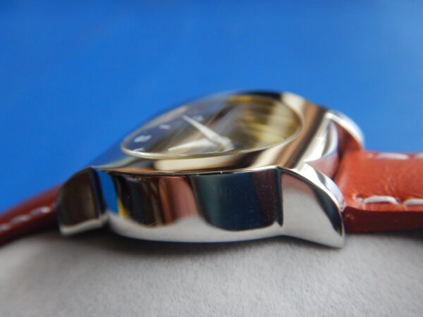 SOBRE MONTRE NEUVE MAGNA CARTA INCURVÉE SUPER QUALITE ACIER STOCK NEUF N.O.S. – Image 12
