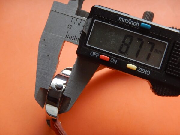SOBRE MONTRE NEUVE MAGNA CARTA INCURVÉE SUPER QUALITE ACIER STOCK NEUF N.O.S. – Image 16