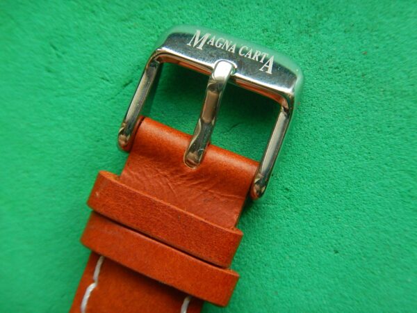SOBRE MONTRE NEUVE MAGNA CARTA INCURVÉE SUPER QUALITE ACIER STOCK NEUF N.O.S. – Image 10