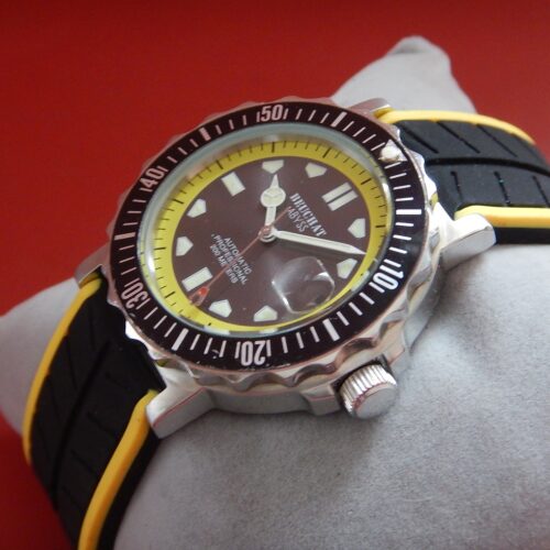 BEUCHAT ABYSS AUTOMATIC DATE PROFESIONAL DIVER PLONGÉE 200M SUPER ÉTAT ANNÉES 90