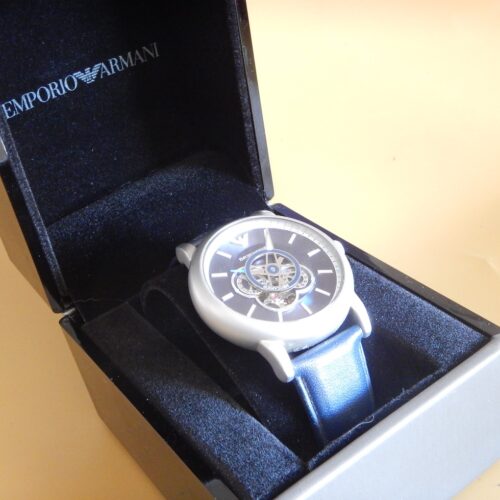 Montres modernes, neuves ou occasion